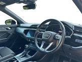 Audi Q3 Image 6