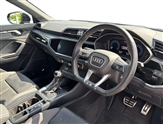 Audi Q3 Image 6
