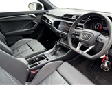 Audi Q3 Image 6