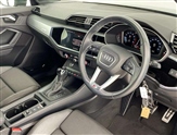 Audi Q3 Image 6