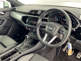 Audi Q3 Image 6
