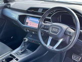 Audi Q3 Image 6