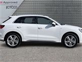 Audi Q3 Image 4