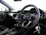 Audi Q3 Image 6