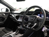 Audi Q3 Image 6