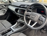 Audi Q3 Image 6