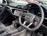 Audi Q3 Image 6