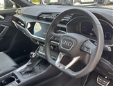 Audi Q3 Image 6