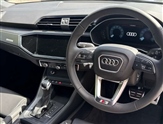 Audi Q3 Image 6