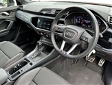 Audi Q3 Image 6