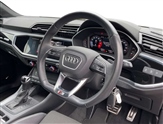 Audi Q3 Image 6