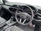 Audi Q3 Image 6