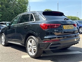 Audi Q3 Image 6