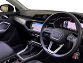 Audi Q3 Image 6