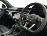 Audi Q3 Image 6