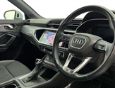 Audi Q3 Image 6