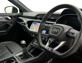 Audi Q3 Image 6