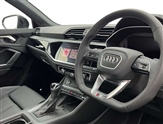 Audi Q3 Image 6