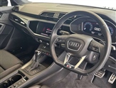 Audi Q3 Image 6