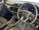 Audi Q3 Image 6