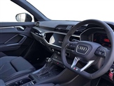 Audi Q3 Image 6