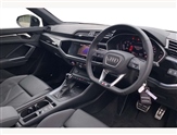 Audi Q3 Image 6