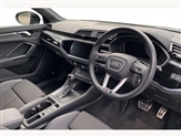 Audi Q3 Image 6
