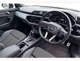 Audi Q3 Image 6