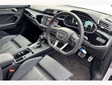 Audi Q3 Image 6