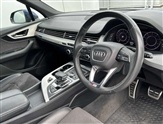 Audi Q7 Image 6