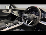 Audi Q7 Image 6