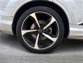 Audi Q7 Image 6