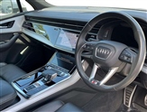 Audi Q7 Image 6