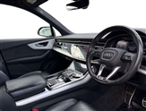 Audi Q7 Image 6