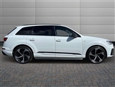 Audi Q7 Image 6