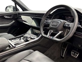 Audi Q7 Image 6