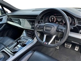 Audi Q7 Image 6