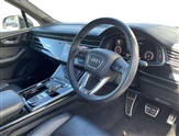 Audi Q7 Image 6