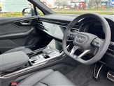 Audi Q7 Image 6