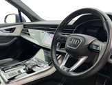 Audi Q7 Image 6