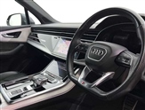 Audi Q7 Image 6