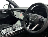 Audi Q7 Image 6