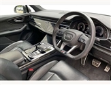 Audi Q7 Image 6