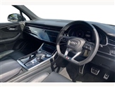 Audi Q7 Image 6