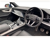 Audi Q7 Image 6