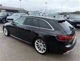 Audi RS4 Image 4
