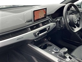 Audi RS4 Image 2