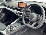 Audi RS4 Image 6