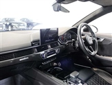 Audi RS4 Image 2
