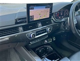 Audi RS4 Image 2